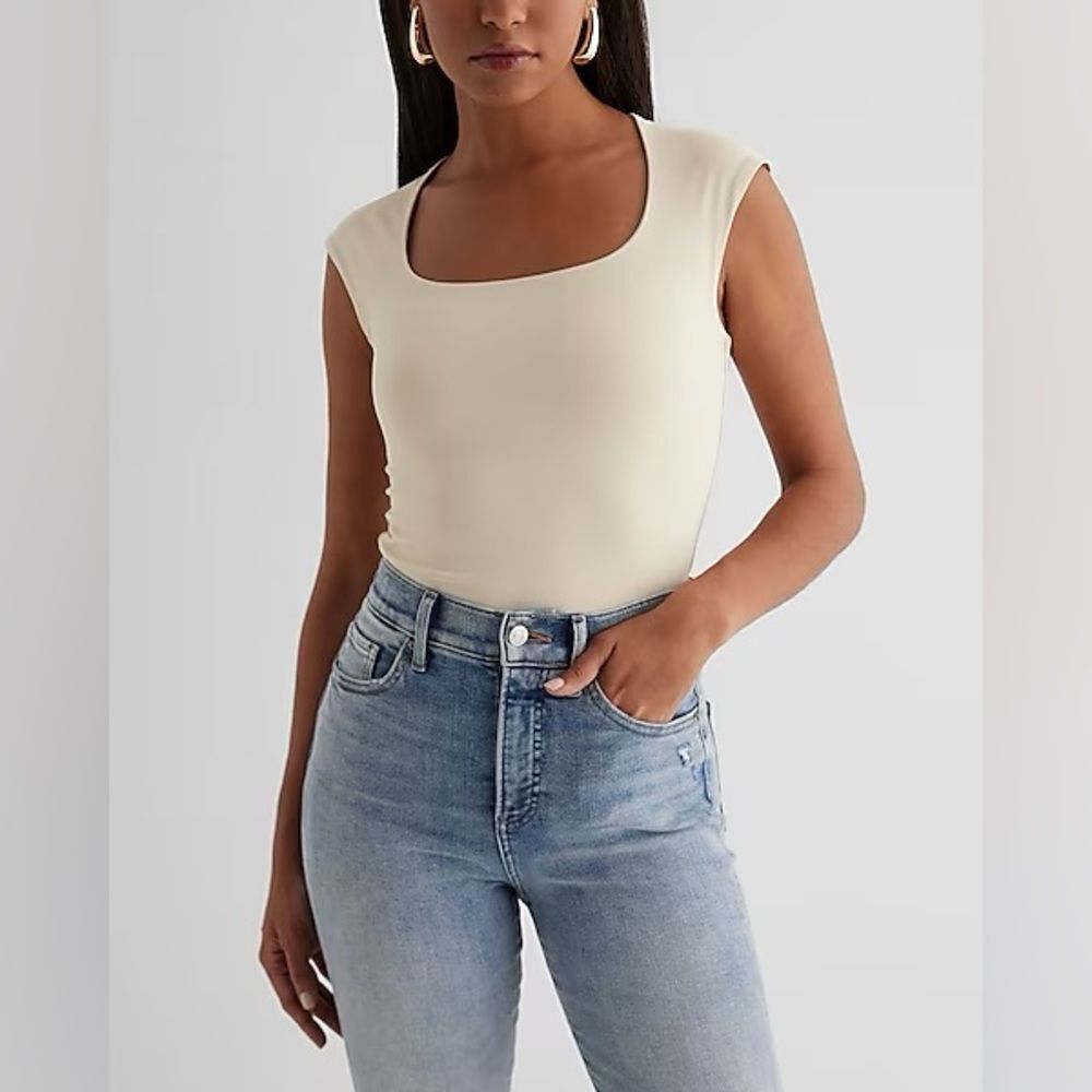NWT EXPRESS SZ XL  Body Contour *Sandshell* Scoop Neck Cap Sleeve Bodysuit
